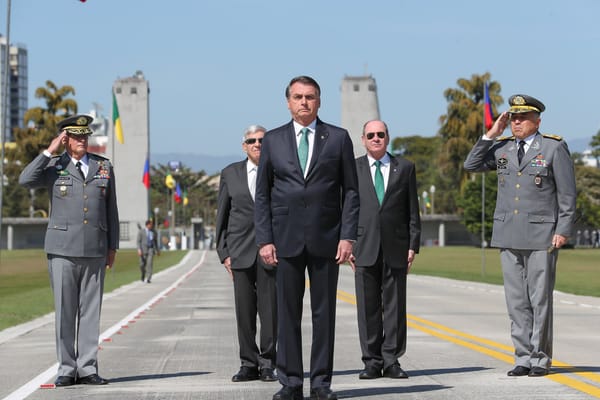 Projeto de militares é ditadura, garimpo, privatização do SUS e das universidades