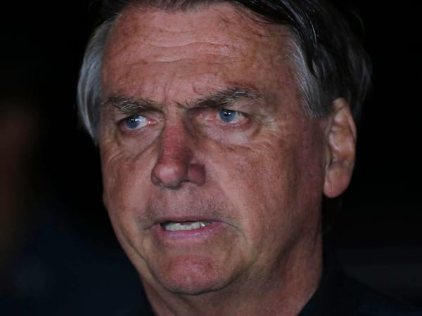 Governo Bolsonaro, no apagar da sua escuridão, ataca mais uma vez a educação e a ciência!