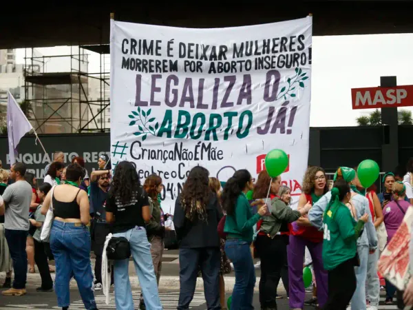 Governo Lula não é aliado de meninas e mulheres