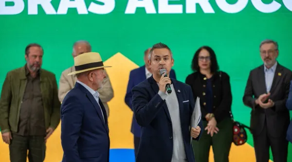 Em visita de Lula à Avibras, Sindicato defende estatização da empresa