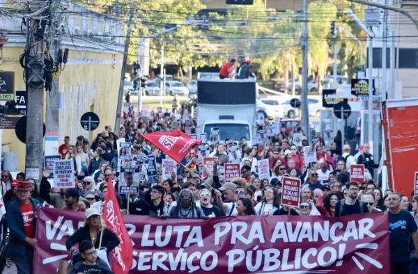 SC: Contra as demissões ilegais dos municipais de Florianópolis