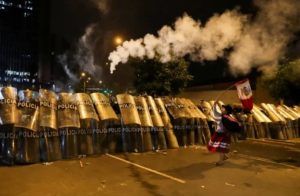 Lula, exija a renúncia da presidente do Peru e a convocação de eleições gerais!