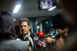 Editorial: Banqueiros ganham juros e “arcabouço fiscal” às custas de desemprego e pilhagem do país