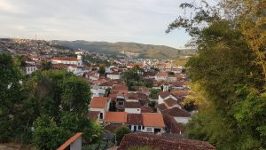 Entre a crise política e o jogo dos coronéis: Qual a alternativa para a classe trabalhadora de Mariana?