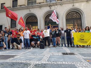 Manifestação em frente à Bolsa de Valores protesta contra privatização de presídio