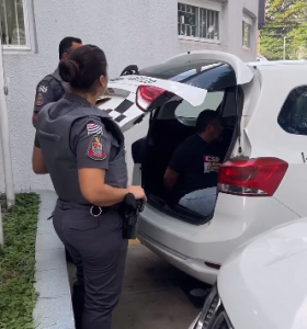 URGENTE: PM reprime greve da Embraer em São José dos Campos (SP) e prende sindicalistas