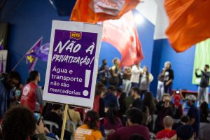 SP: Tarcísio avança na privatização do saneamento para beneficiar bilionários