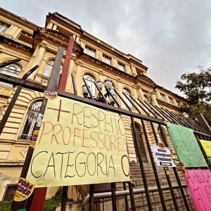 Caos e confusão marcam início das aulas na rede estadual de Ensino de SP