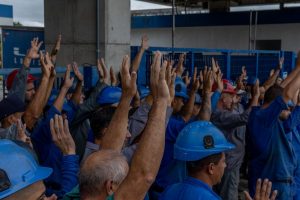 Jacareí (SP): Operários da ARMCO realizam greve de ocupação