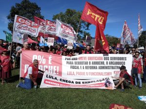 Brasília: Servidores públicos federais marcham contra a política de reajuste zero do governo Lula