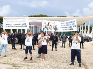 Revisão da Vida Toda derrubada: Governo Lula e o STF roubam dos aposentados para garantir meta fiscal