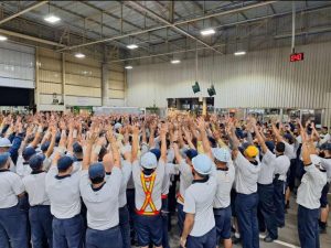 Trabalhadores na Toyota de Indaiatuba fazem protesto no interior da fábrica