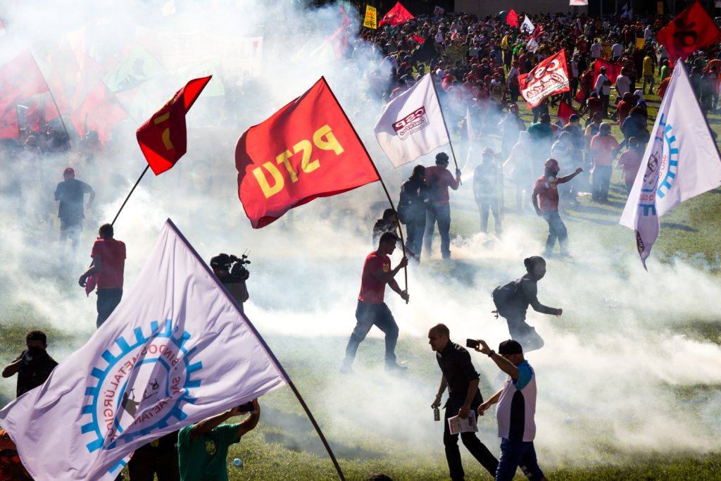 30 anos a serviço da revolução por um futuro comunista