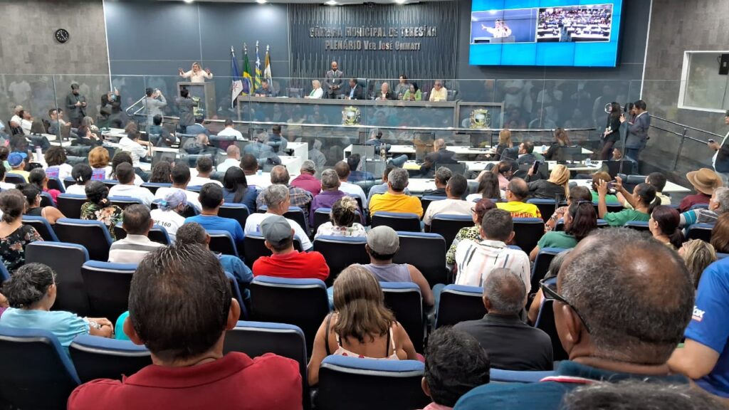 PI: População de Teresina se revolta contra a tarifa e lota audiência pública sobre água e esgoto