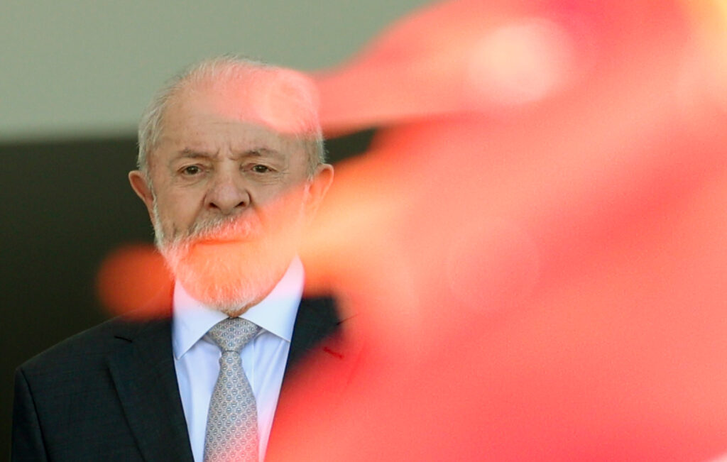 Governo Lula se choca com a inviabilidade de seu projeto capitalista