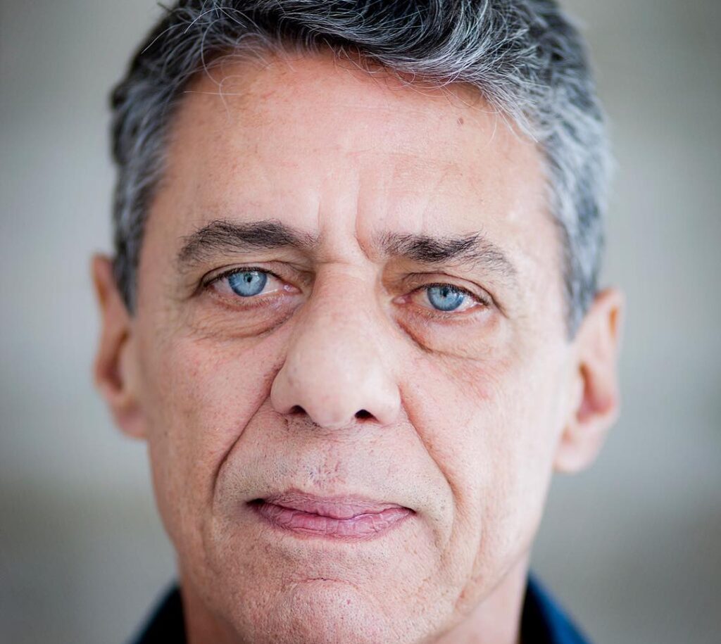 Chico Buarque lidera manifesto pela ruptura de relações com Israel