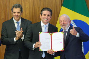 Campanha fala de “ricos contra pobres”, mas governo prepara acordão com Congresso, STF e centrão