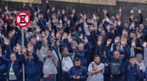 Trabalhadores da Embraer entram em greve por aumento real e direitos