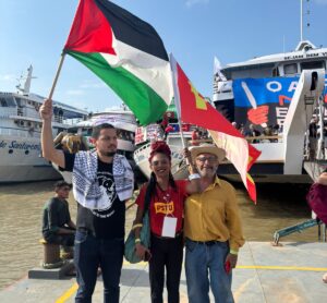 Barqueata pelas águas do rio Guamá abre oficialmente a Cúpula dos Povos em Belém