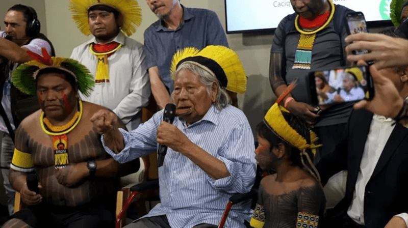 “Os madeireiros e os garimpeiros estão destruindo tudo que há de floresta”, afirma cacique Raoni