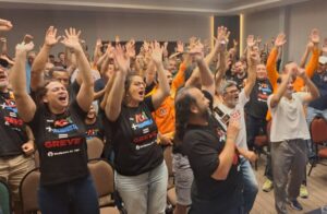 Maioria dos petroleiros não segue orientação da FUP e se mantém em greve