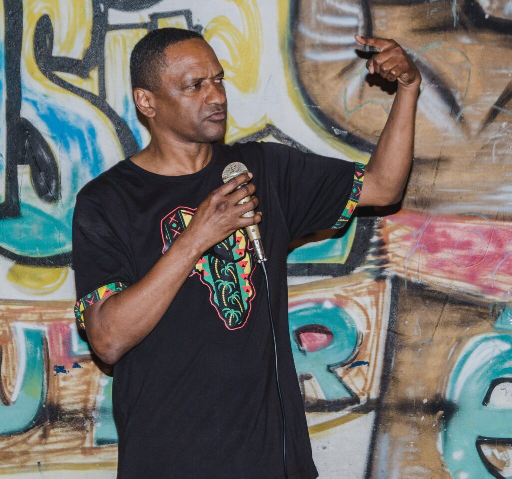 Hertz Dias: “Queremos superar essa democracia dos ricos e esse sistema podre que é o capitalismo”