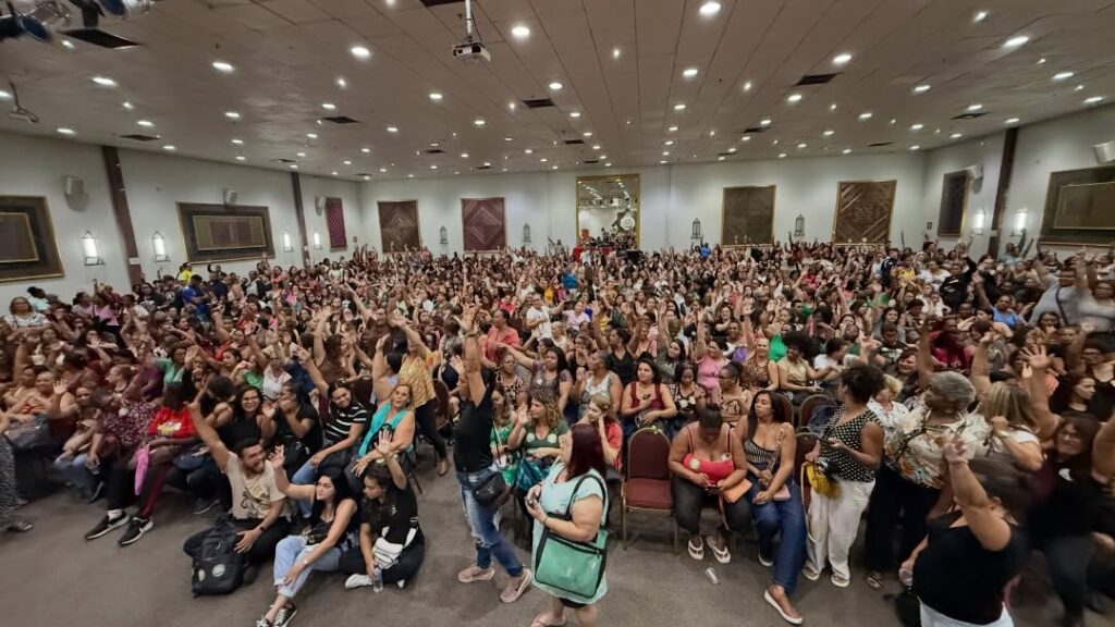 Belo Horizonte: Greve dos trabalhadores terceirizados da educação completa uma semana