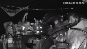 Barco com os brasileiros Mandi Coelho e Thiago Ávila é interceptado por forças identificadas como de Israel no Mediterrâneo