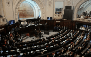 Rio sem governo eleito: STF segura decisão e ultradi­reita elege presidente da Alerj